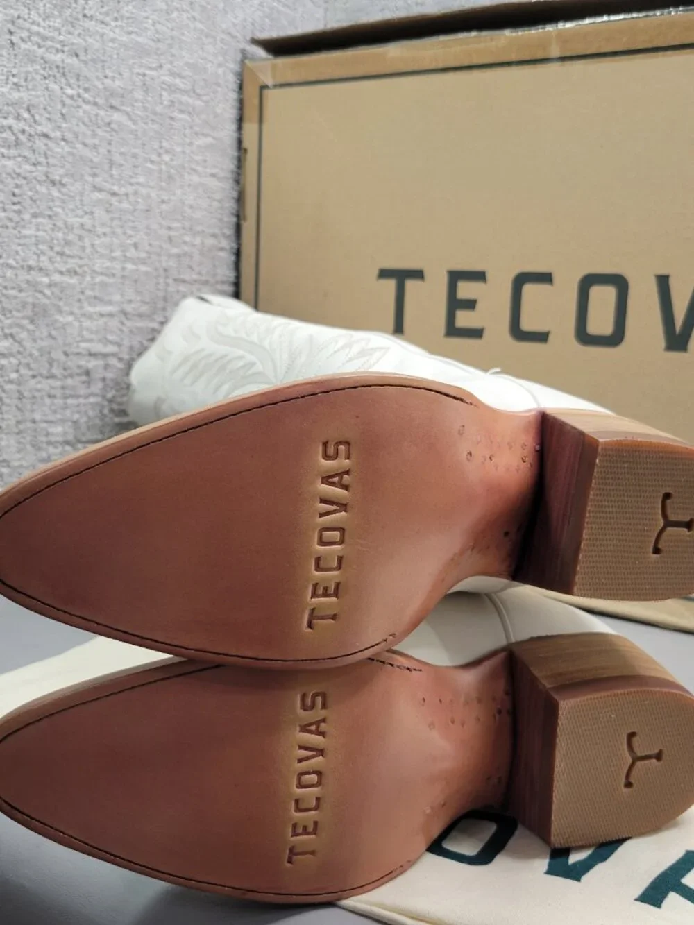 Tecovas The Abby Women's Size US 7.5B Snow Cowhide Cowgirl Boots.